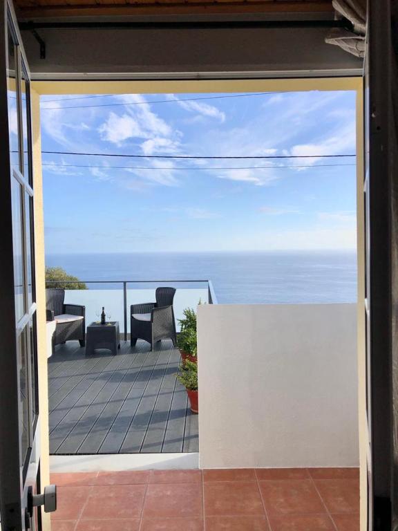 Casa Miradouro do Pigarro, Sunny Apartment - Ferienwohnung Calheta
