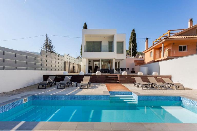 Exclusiva Villa de Lujo con piscina - B&B Canyellas