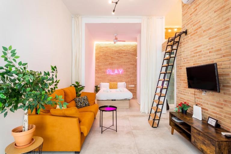 CHARMING LOFT IN RUZAFA, SOHO b2 - B&B Valencia
