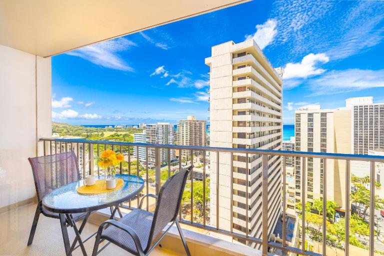 Great Ocean View at Waikiki Sunset with Parking - B&B Honolulu
