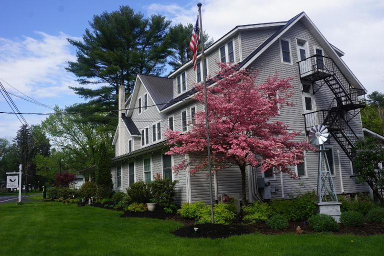 The Frogtown Inn - Chambres d'hôtes Canadensis