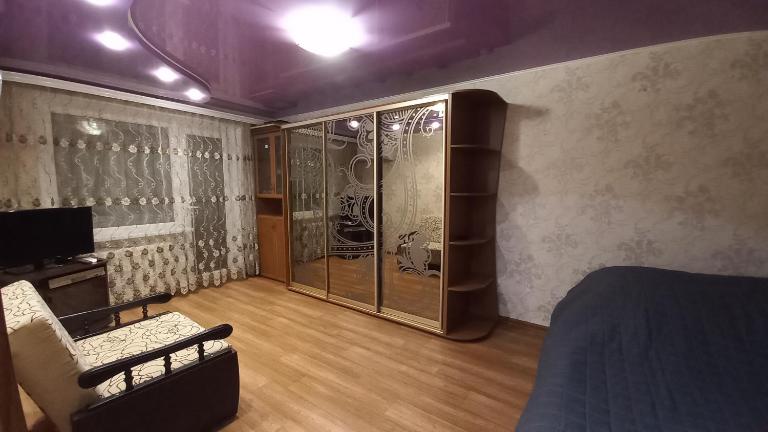 Однокімнатна квартира на вулиці Володимира Великого 22 - Chambres d'hôtes Kryvyï Rih