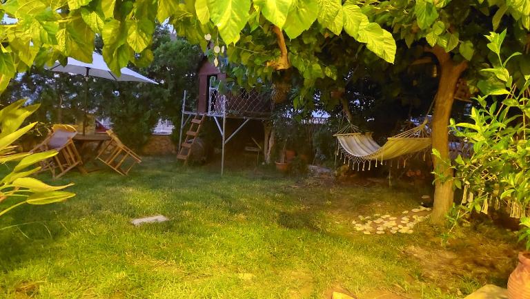 Diamant's Place with Treehouse Garden - B&B Kounoupidianá