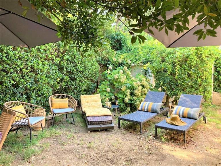 Villa La douceur au soleil 5min à pied plage - B&B Saint-Aygulf