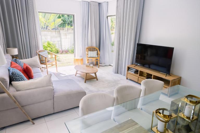 The Spot 3 Bedroom Apartment, Grand Bay by LOV Mauritius - B&B Grand Baie