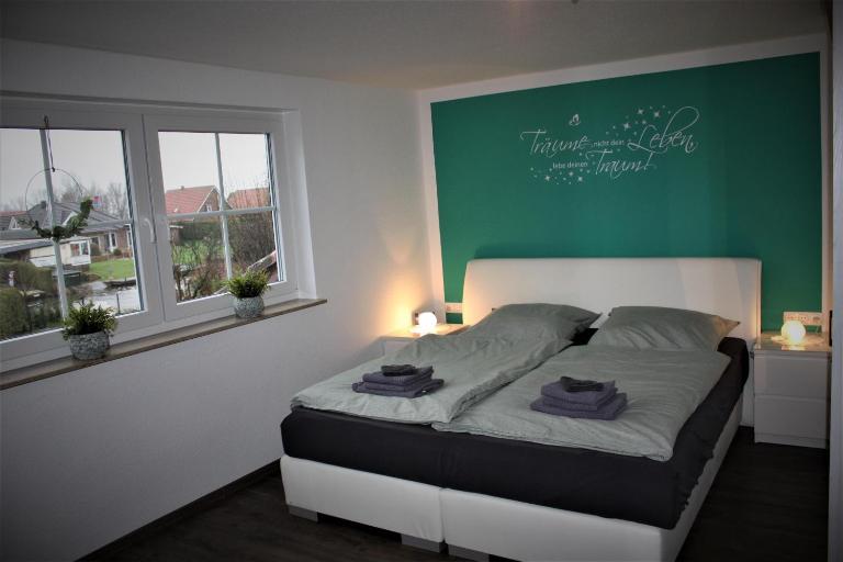 NEU! Ferienhaus Conny mit Badesteg und Ruderboot - Ferienwohnung Mittegroßefehn