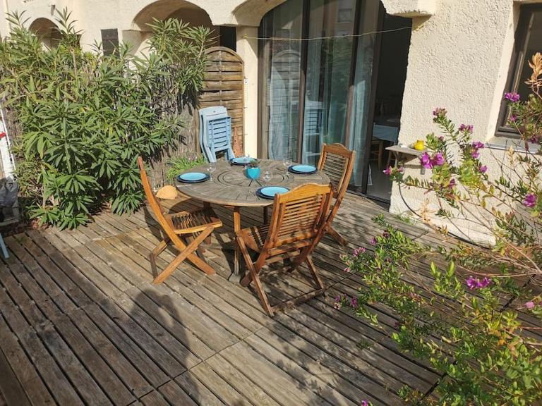 Appartement La Tranquillité, 2mn à pieds mer - B&B Fréjus