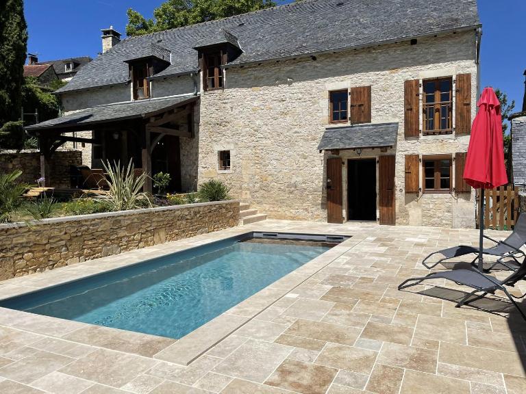Charme & piscine chauffée Périgord Noir - Bed and Breakfast Coly