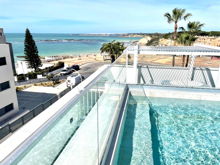 GATU Sandia Beach junto al mar, terraza, parking gratis y piscina común - Mayores de 21 años y familias " - B&B Puerto de Santa María