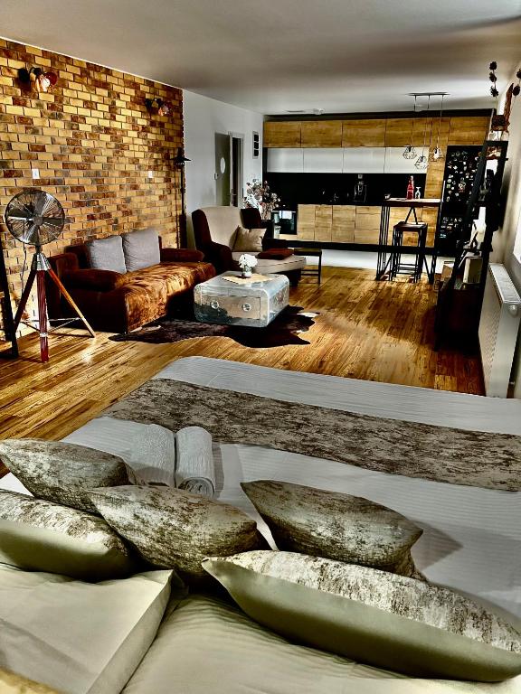 Underground apartment Bratislava Nivy - B&B Bratislava