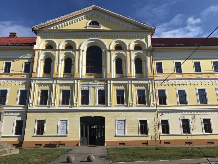 Palatul Lugoj - B&B Lugoj