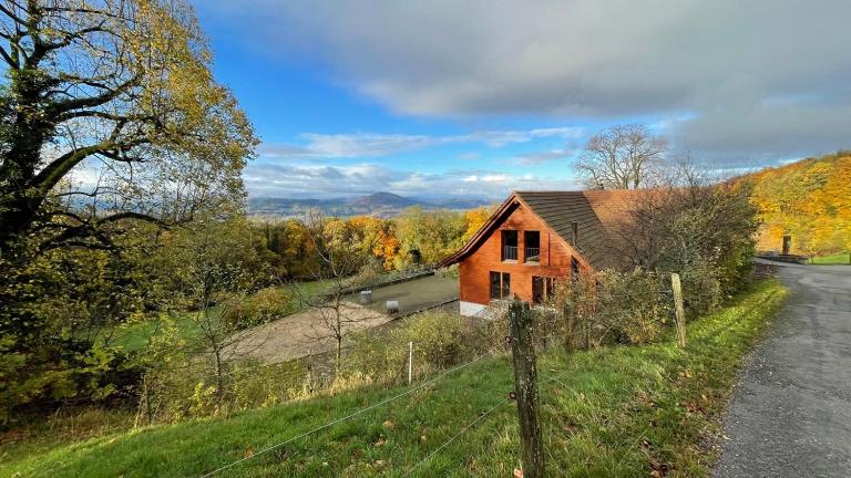 Wunderschönes Gästehaus mit grandioser Aussicht - B&B Gempen