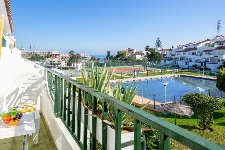 Miramar sunny patio in Fuengirola by Costarentals - Ref 79 - Bed and Breakfast Fuengirola