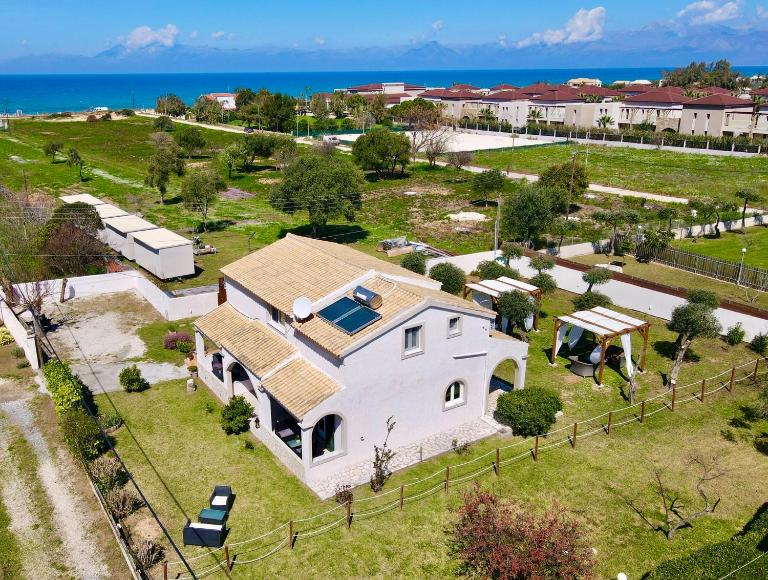 Sirios - B&B Acharávi