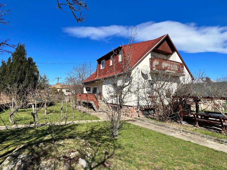 A Festő Vendégháza / The Painter's Guest House - B&B Zánka
