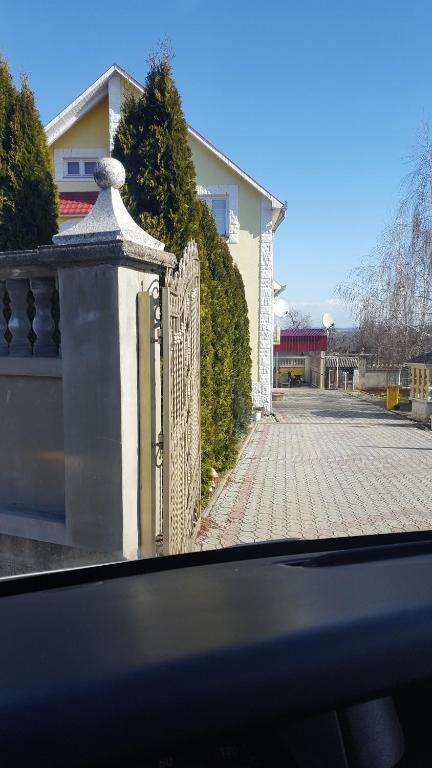 Golden Sun (3-х кім. Апартамент 7 км від Берегова) - Bed and Breakfast Velyki Berehy