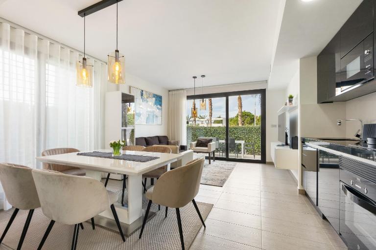 CB Living - 3 bedroom home in Punta Prima - B&B Torrevieja