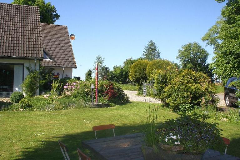 Kobs - FeWo inmitten der Natur mit zwei Bädern, Terrasse und gemütlichem Wohn- und Esszimmer - B&B Ausacker