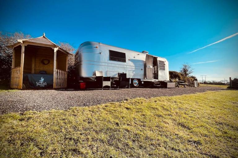 WildView Cosy Glamping with Outdoor Bath and stunning scenery - B&B Helston