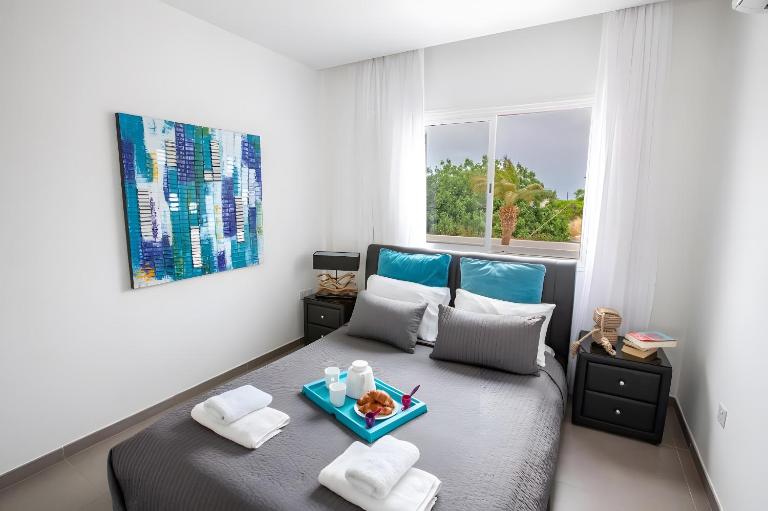 Sun & Sea Seaview Apartment - Chambres d'hôtes Protaras