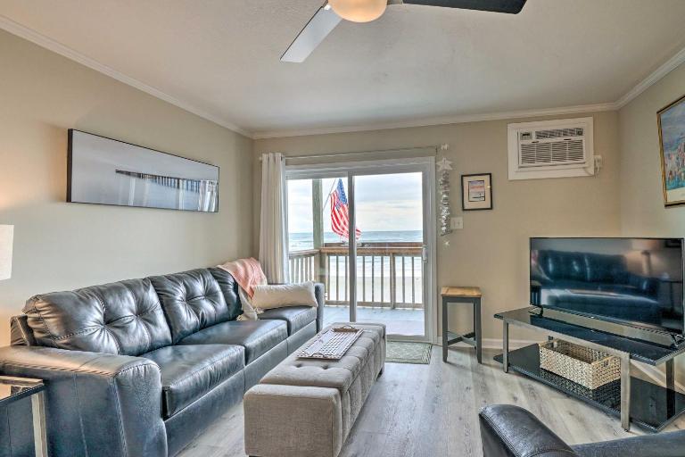 Chic Oceanfront North Topsail Beach Condo w/ Deck - B&B North Topsail Beach