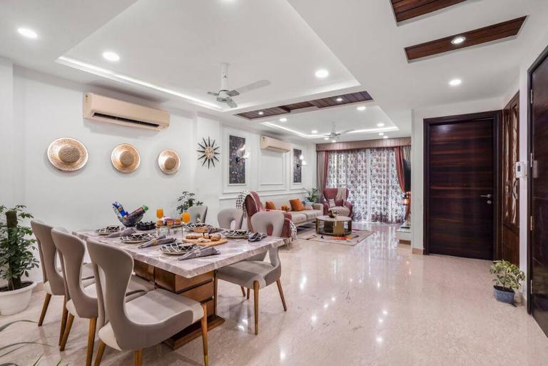 Homlee-Pentagon 3 BHK luxurious-Lift-Parking-Saket - Chambres d'hôtes New Delhi
