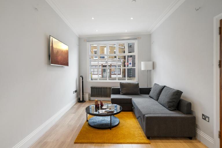 Modern 4 Bedroom Townhouse with Cinema Room in the heart of London SE1 - B&B London