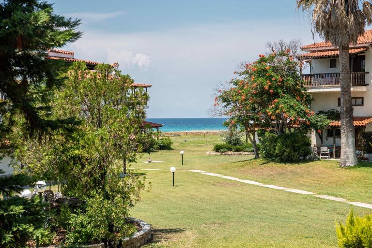 F & B Summer Collection - Kassandra - Fourka - B&B Skala Fourkas