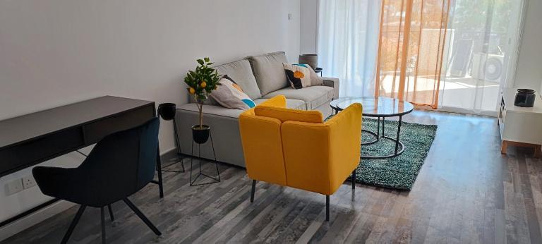 Zinas modern flat Nicosia - B&B Stróvolos