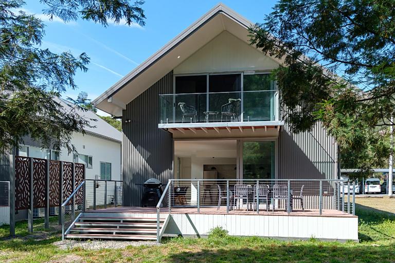 Serenity HG4A 4Br 3&half Ba with Absolute National Park Frontage - Chambres d'hôtes Halls Gap