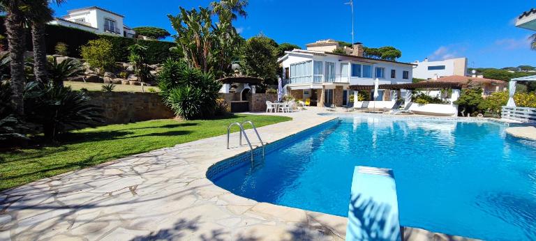 LLOGUER30 Els Ametllers luxury apartment - Bed and Breakfast Sant Feliu de Guíxols