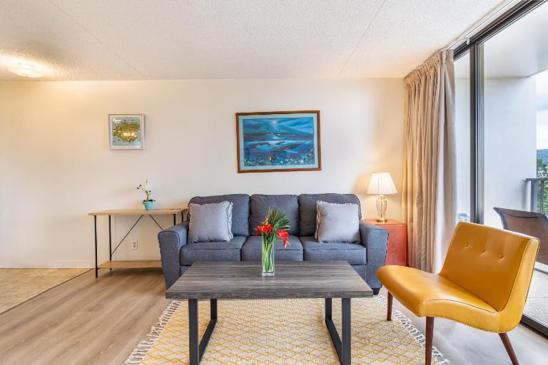8Fl Mountain view near Waikiki beach with pool & parking - Bed and Breakfast Honolulu
