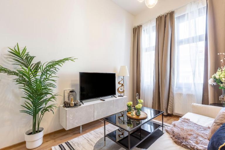 Luxurious Art Deco Apartment in the King Street - Ferienwohnung Budapest