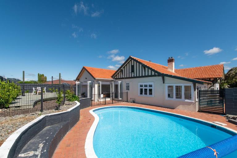 Central Paradise Lodge II spa & Swimming pool - Bed and Breakfast Rotorua