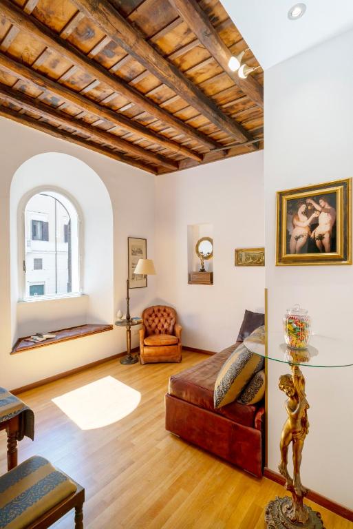 Pantheon Caravaggio's House - B&B Rome