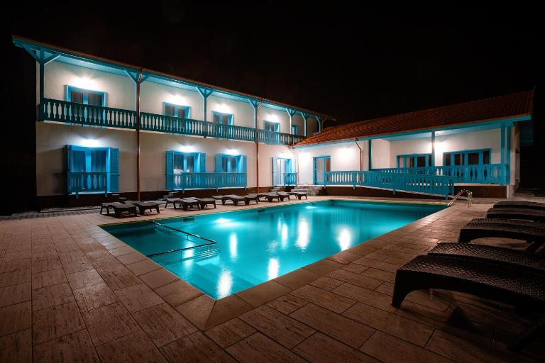 Vila Mavis-cazare cu piscina incalzita & jacuzzi - B&B Mahmudia