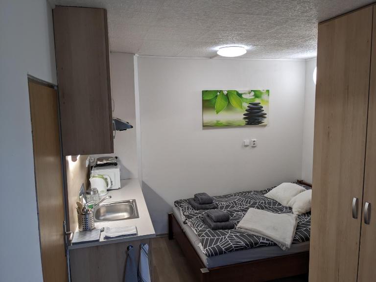 Útulné studio u Mariánského údolí v Brně - Líšni - B&B Brno-Líšeň