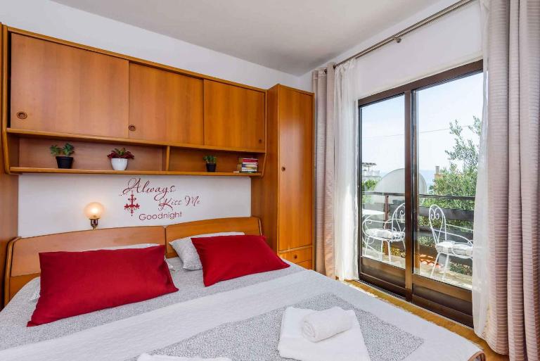 Apartment in Gradac - Makarska Riviera 43536 - Chambres d'hôtes Gradac