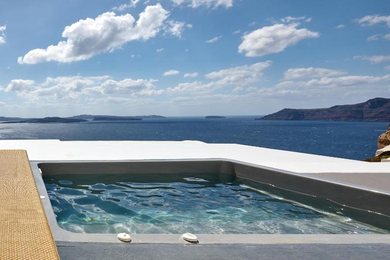 Allure Breeze Suites - B&B Oía