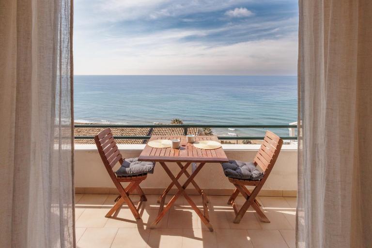 Kallopsia Home 105 Glifada Beach Corfu Menigos Resort by New Era - B&B Glyfáda