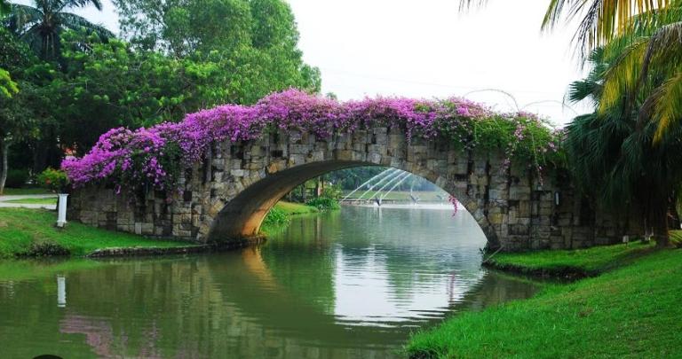 Bdr Bukit Tinggi Klang Tropicana Garden Homestay - B&B Klang