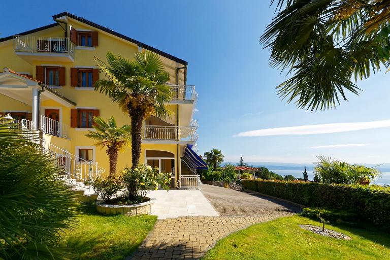 Villa Mona Lisa Lovran - Croatia - B&B Lovran