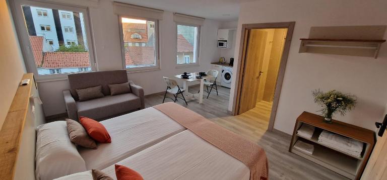 Estudios en Plaza Cabo da Vila centro Muxia - Ferienwohnung Mugia