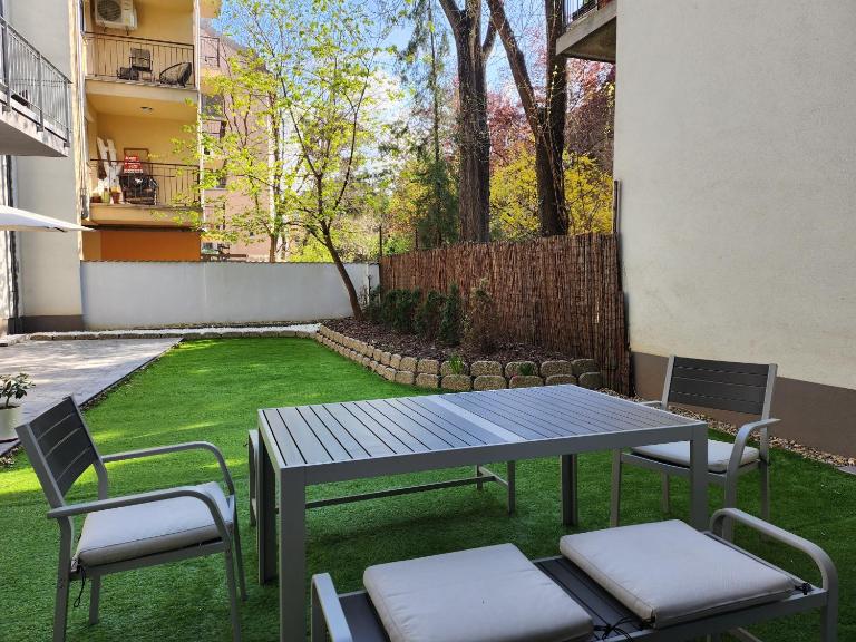 S18 "Garden in the City" Apartment - B&B Budapest