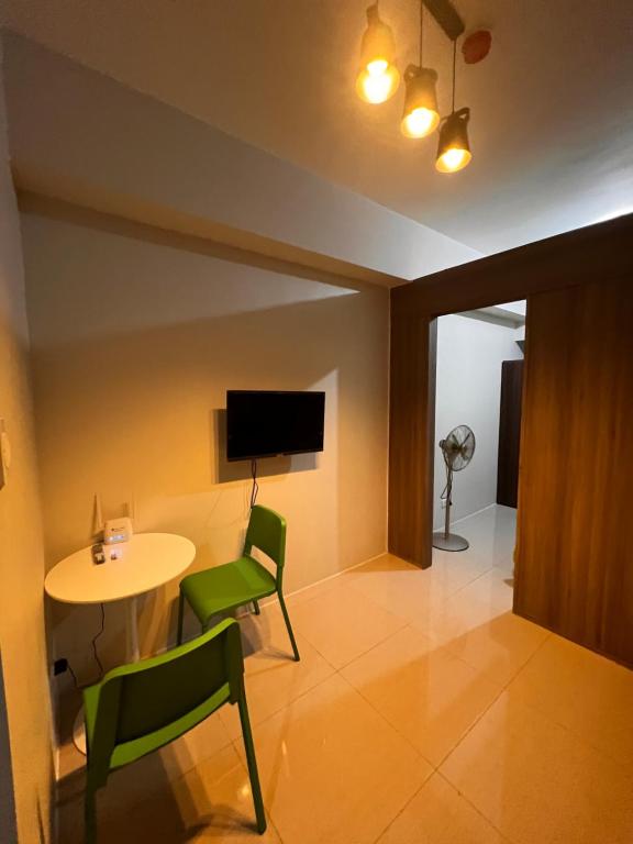 Elresa Elegant at Field Residences Condominium Hotel - B&B Manila