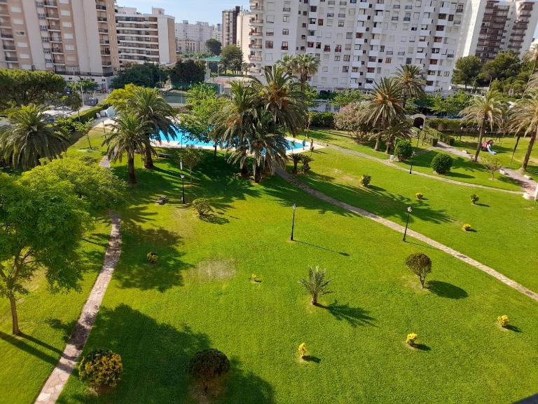 Apartamento con piscina y zonas comunes - B&B Platja de Gandía
