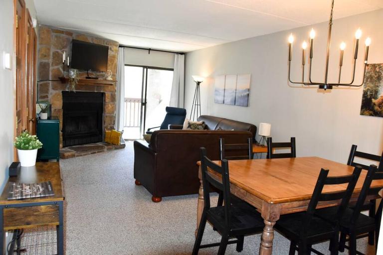 Cozy Mountain Getaway! Mountain views! 2 bed, 2 bath, Sleeps 6 - Ferienwohnung Gatlinburg