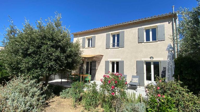 Villa spacieuse avec terrasse et vue Mont Ventoux - B&B Entrechaux