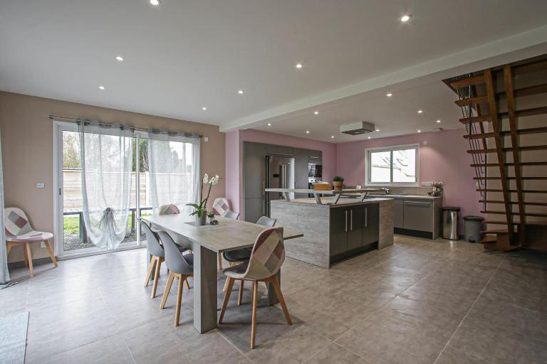 Kokana modern holiday home - B&B Englesqueville-la-Percée