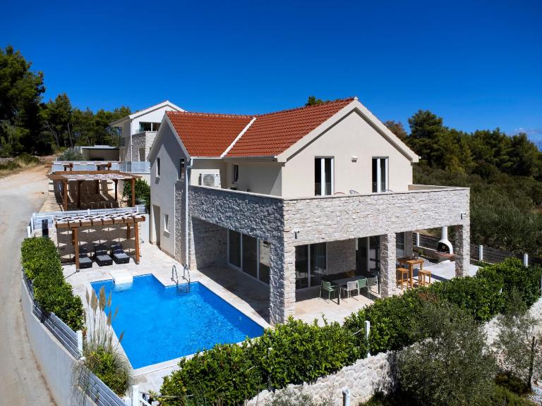 Villa Anouk - B&B Pitve